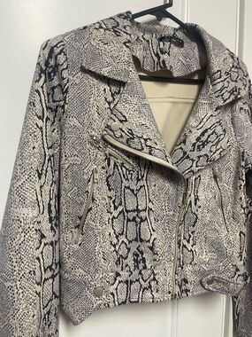 Snake-Print Cropped Moto Jacket - Neutral